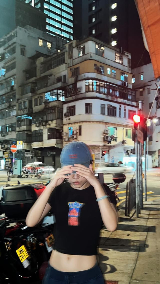 九龍 Kowloon Crop Baby Tee