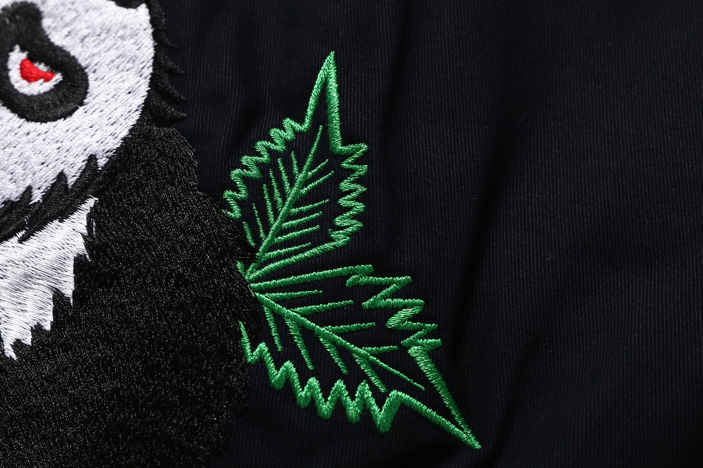 白舟花熊Panda Shirt